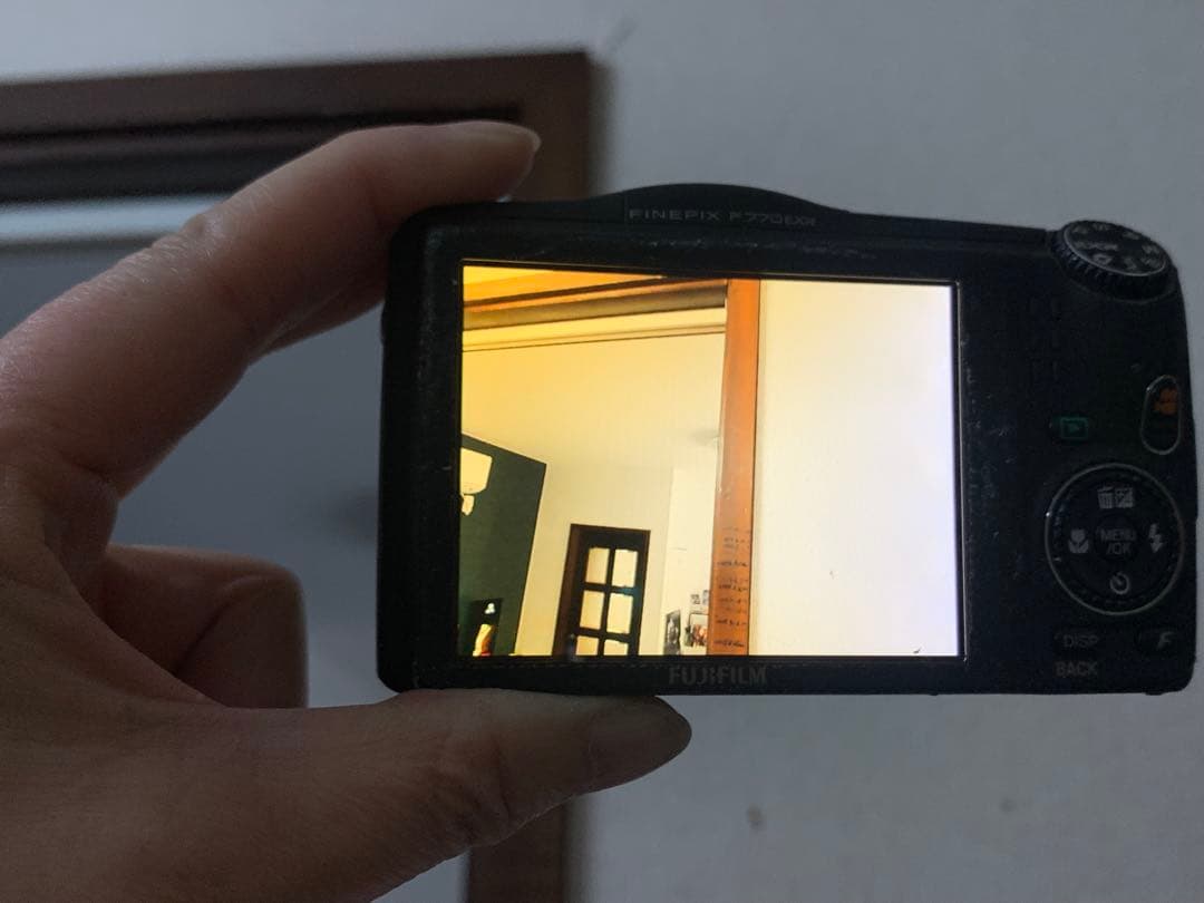 Fujifilm FINEPIX F770EXR コンパクトデジタルカメラ