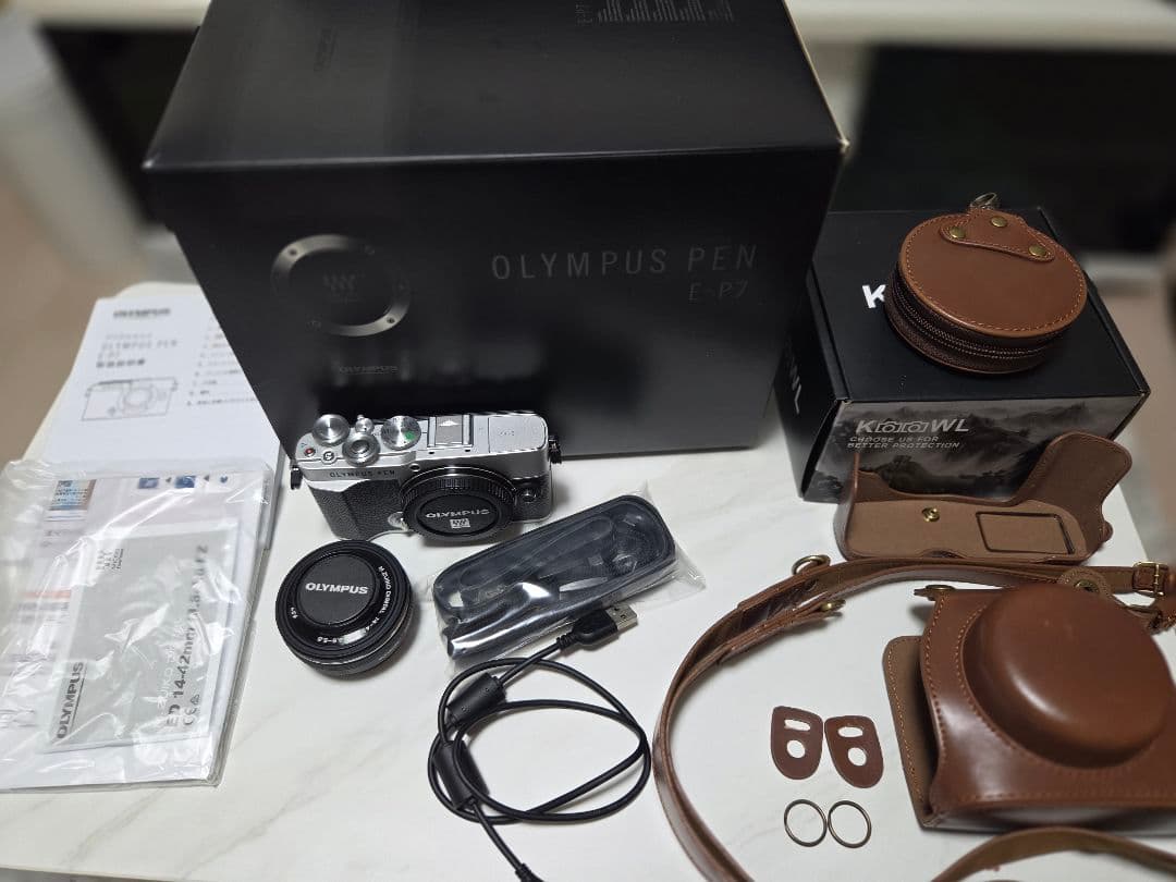 OLYMPUS PEN E-P7 デジタルカメラ ケース&SDカード256GB付
