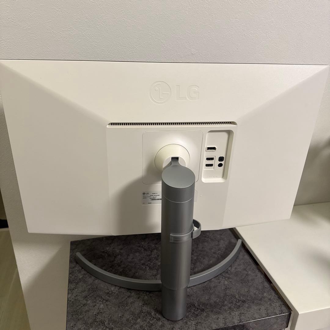 LG 27UL550-W モニター 本体