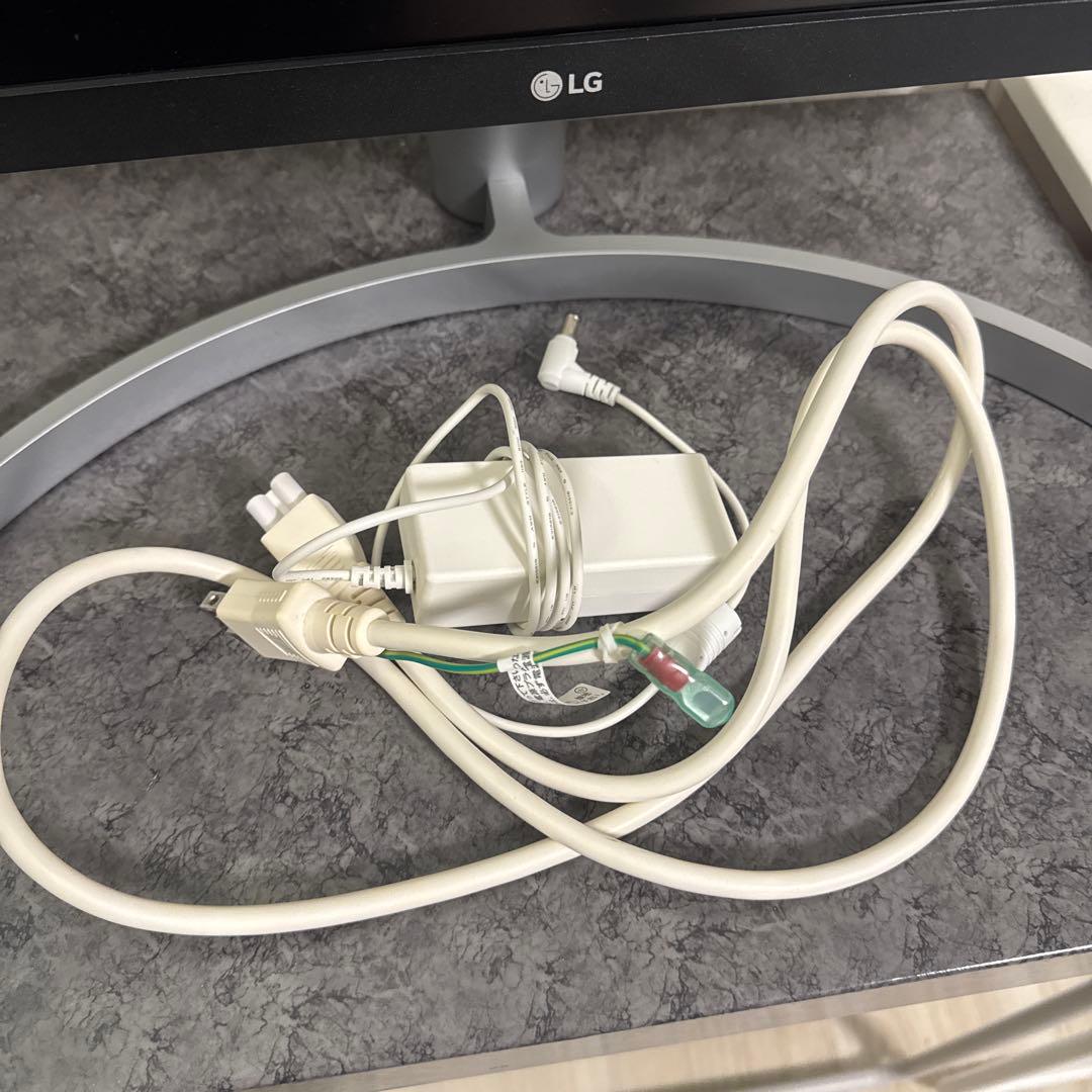 LG 27UL550-W モニター 本体