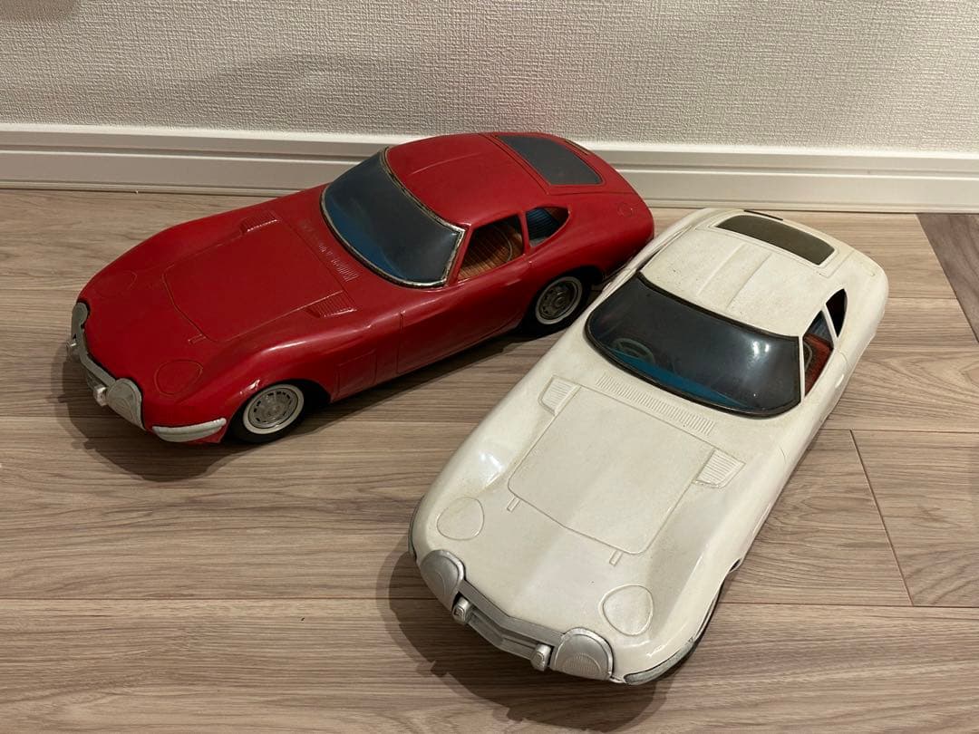 激レア！！アンティーク　トヨタ2000GT 赤　レトロなブリキ製！