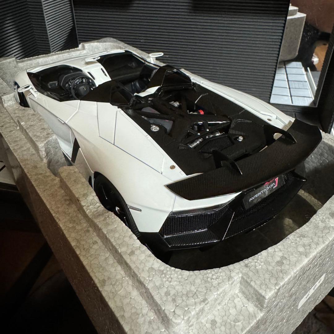 未展示品 オートアート1/18 ランボルギーニ アヴェンタドール J (イオタ)