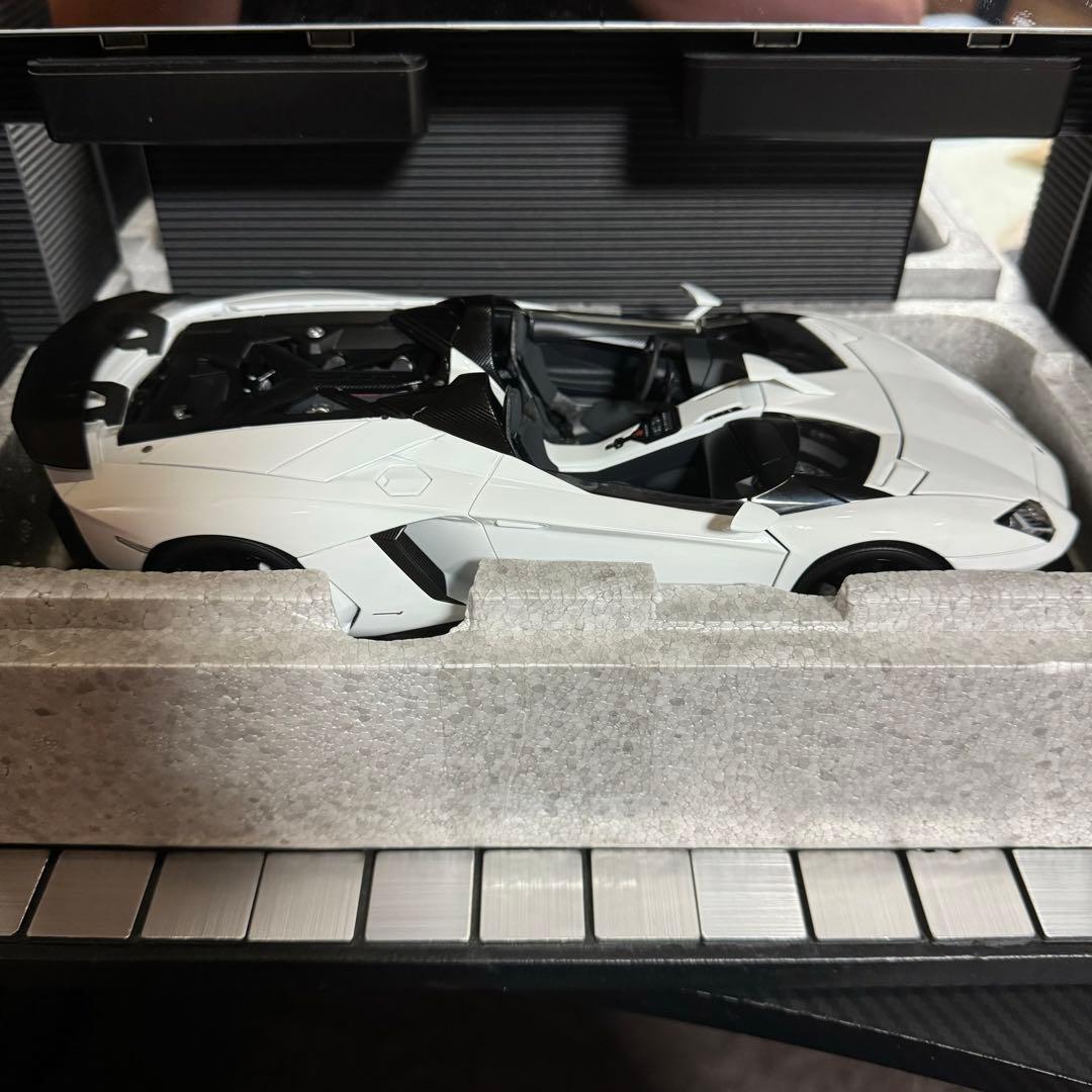 未展示品 オートアート1/18 ランボルギーニ アヴェンタドール J (イオタ)