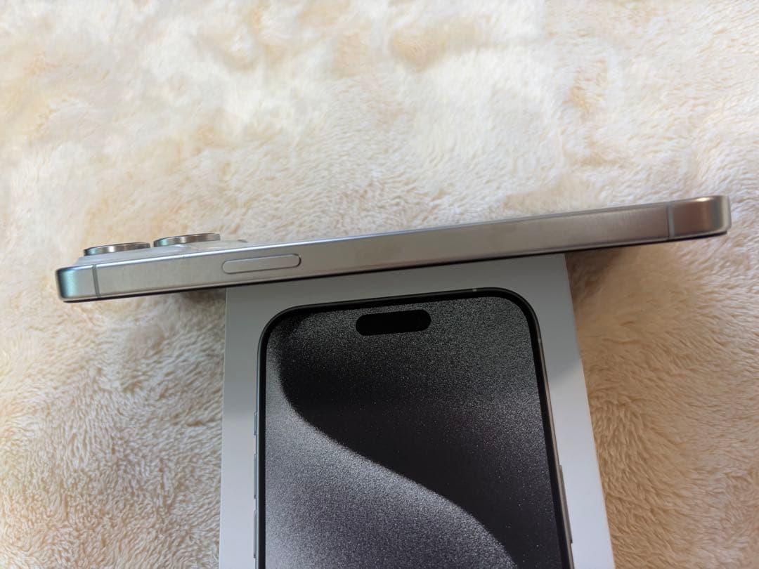 iPhone15 Pro Max 256GB【背面ガラス割り】