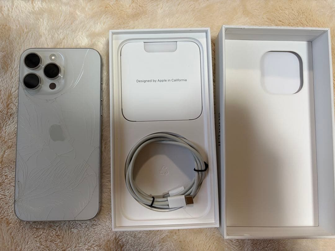 iPhone15 Pro Max 256GB【背面ガラス割り】