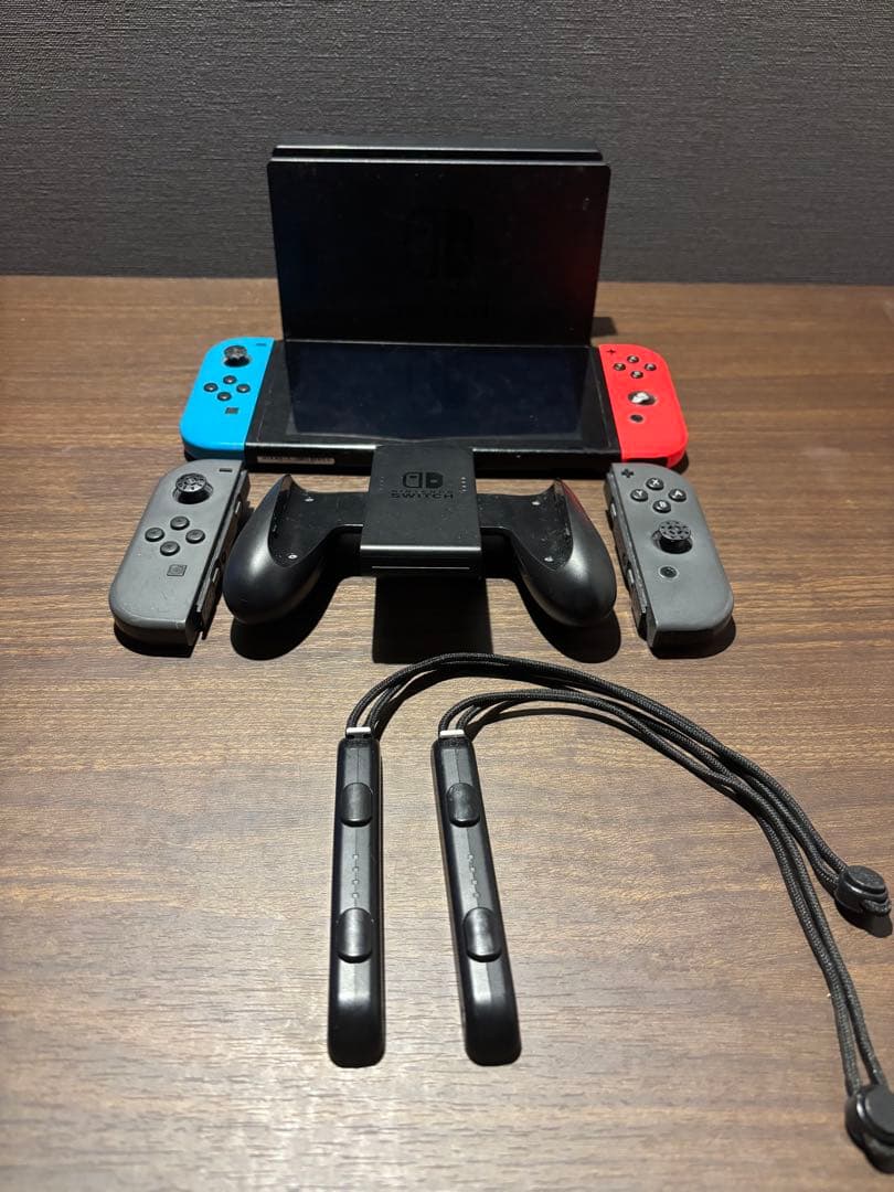 日*9様 ジャンク　Nintendo Switch 本体　ジョイコンセット