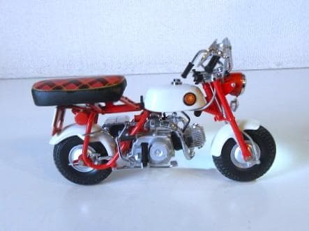 EBBRO (1/10) ホンダ Monkey Z50M