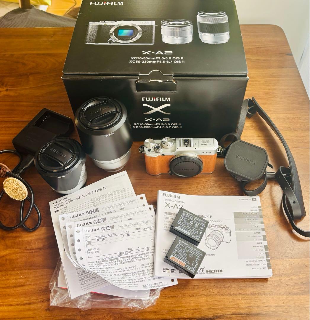 【美品】Fujifilm X-A2 カメラ 2本レンズ付き+バッテリー2個付き