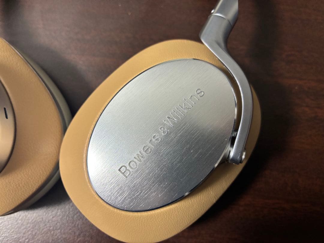 Bowers & Wilkins Px8 ワイヤレスヘッドフォン