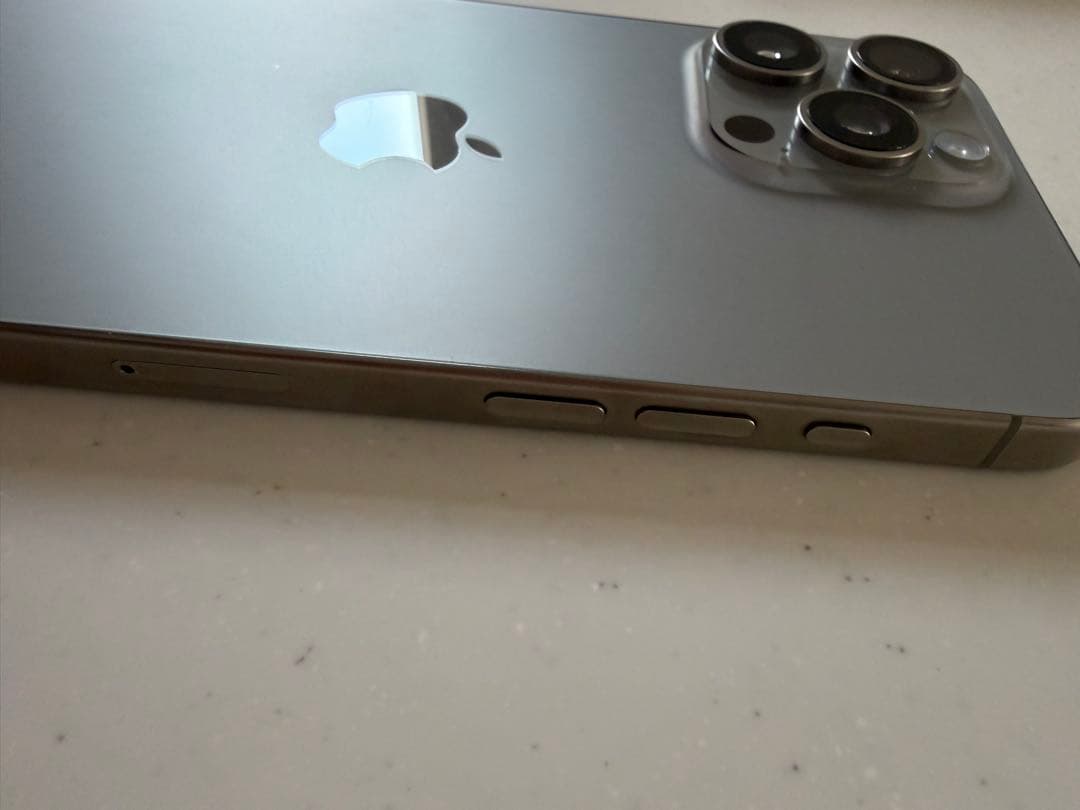 iPhone15Pro Max 美品　値下げしました。