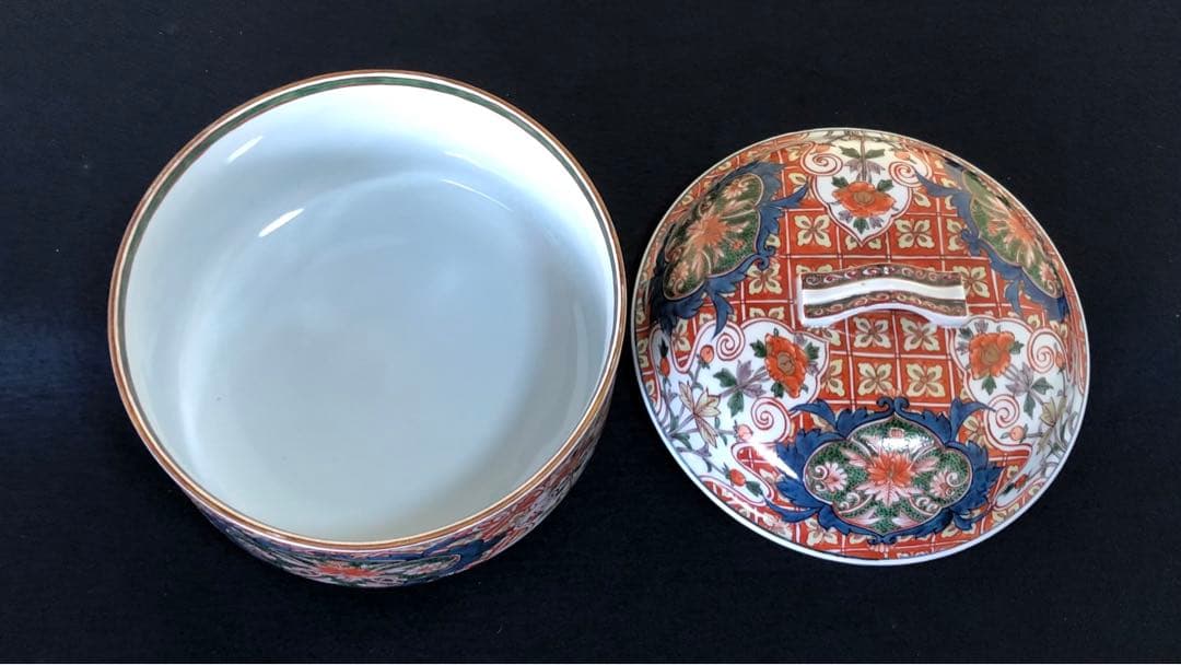 《レ》古伊万里風花菱 蓋物 源右衛門作 共箱　251027う1