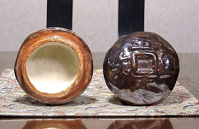 京焼・清水焼　聚楽焼　吾唯足知　香合　在銘　共箱　無傷　保証。