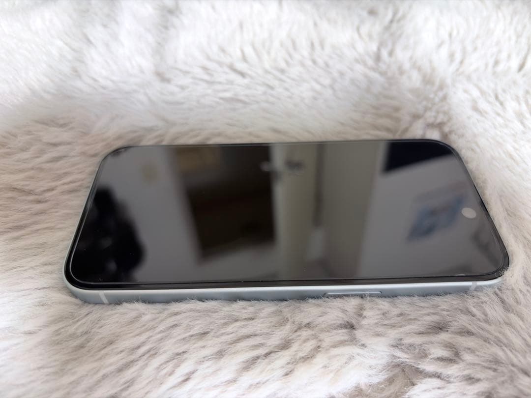 Apple iPhone 15 ブルー 256G 本体 SIMフリー　ほぼ新品