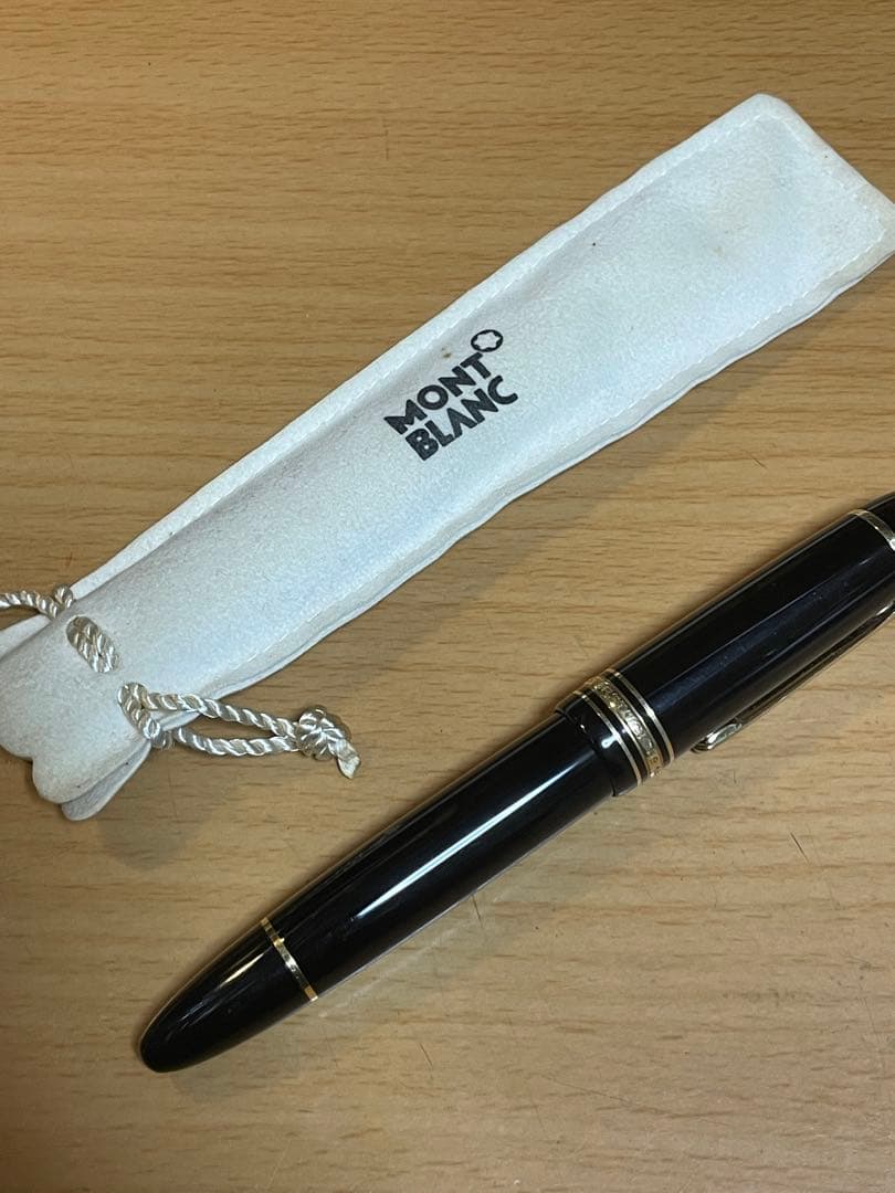 MONT BLANC 万年筆 黒 樹脂製 専用ケース付き