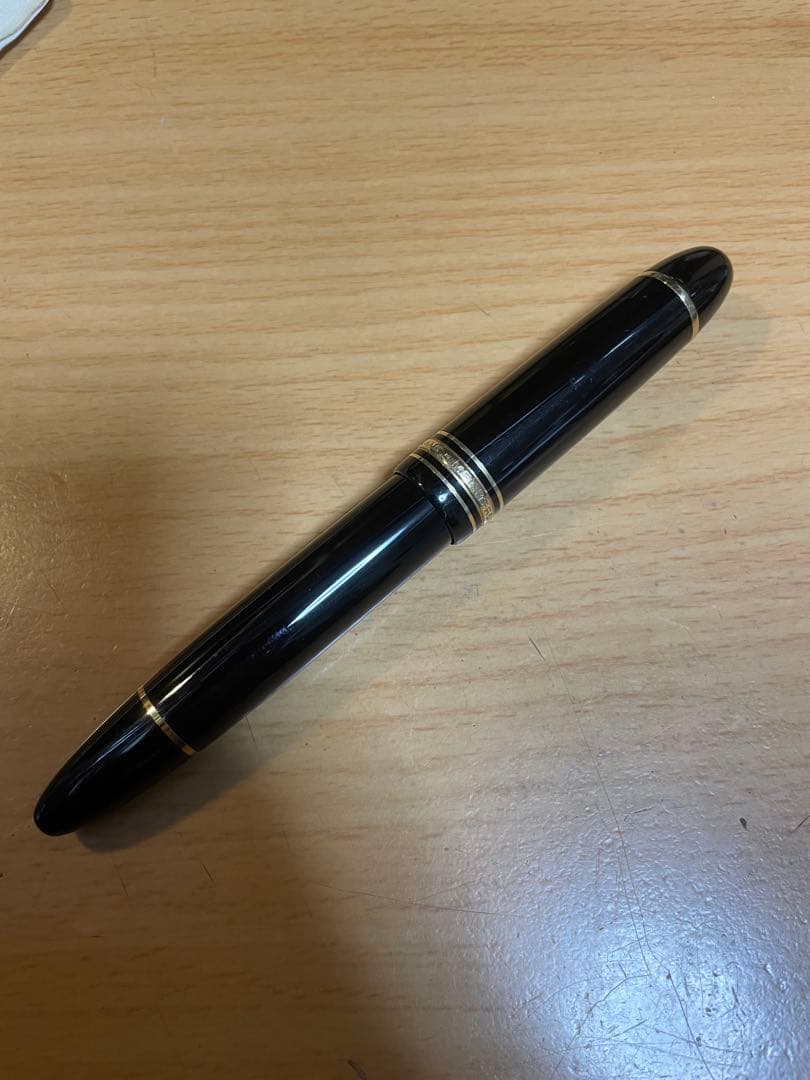 MONT BLANC 万年筆 黒 樹脂製 専用ケース付き