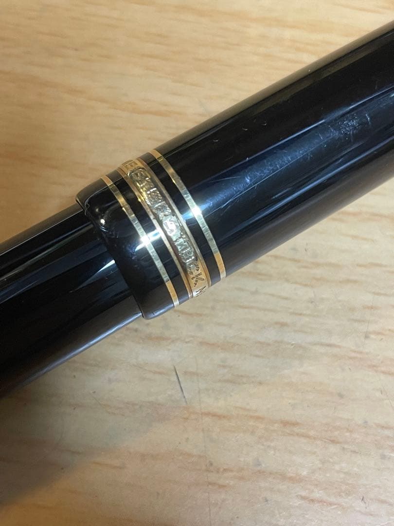 MONT BLANC 万年筆 黒 樹脂製 専用ケース付き