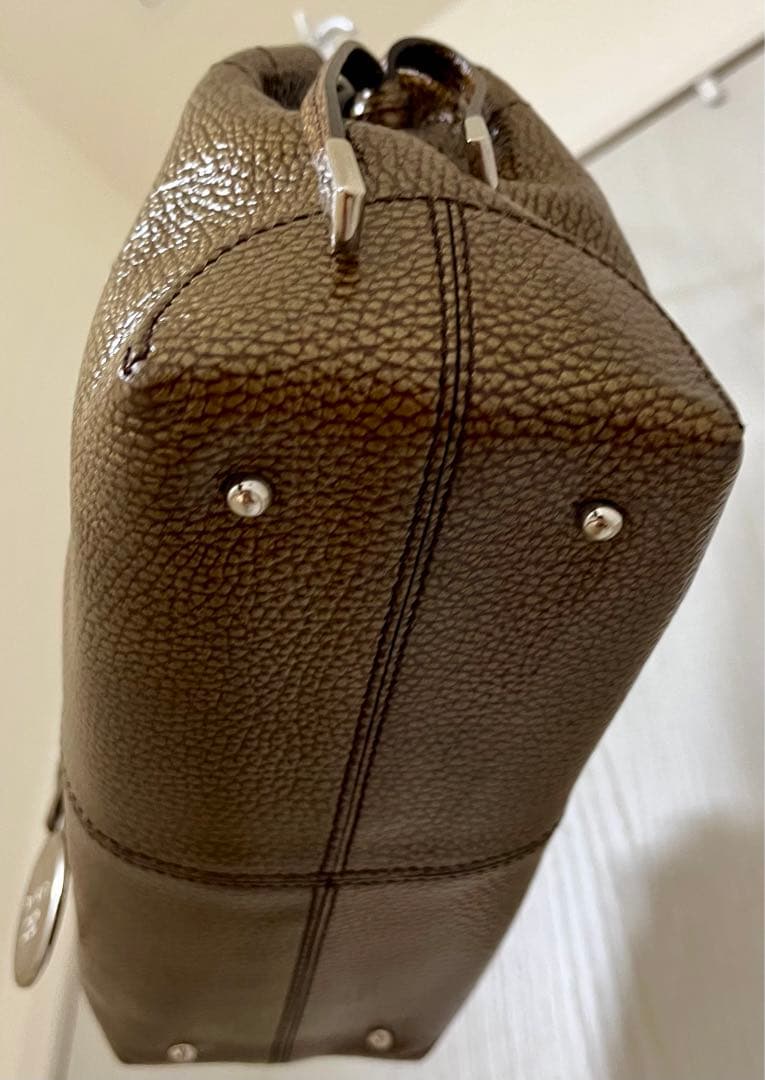 hkaroukrai様　トッズ　ハンドバッグ