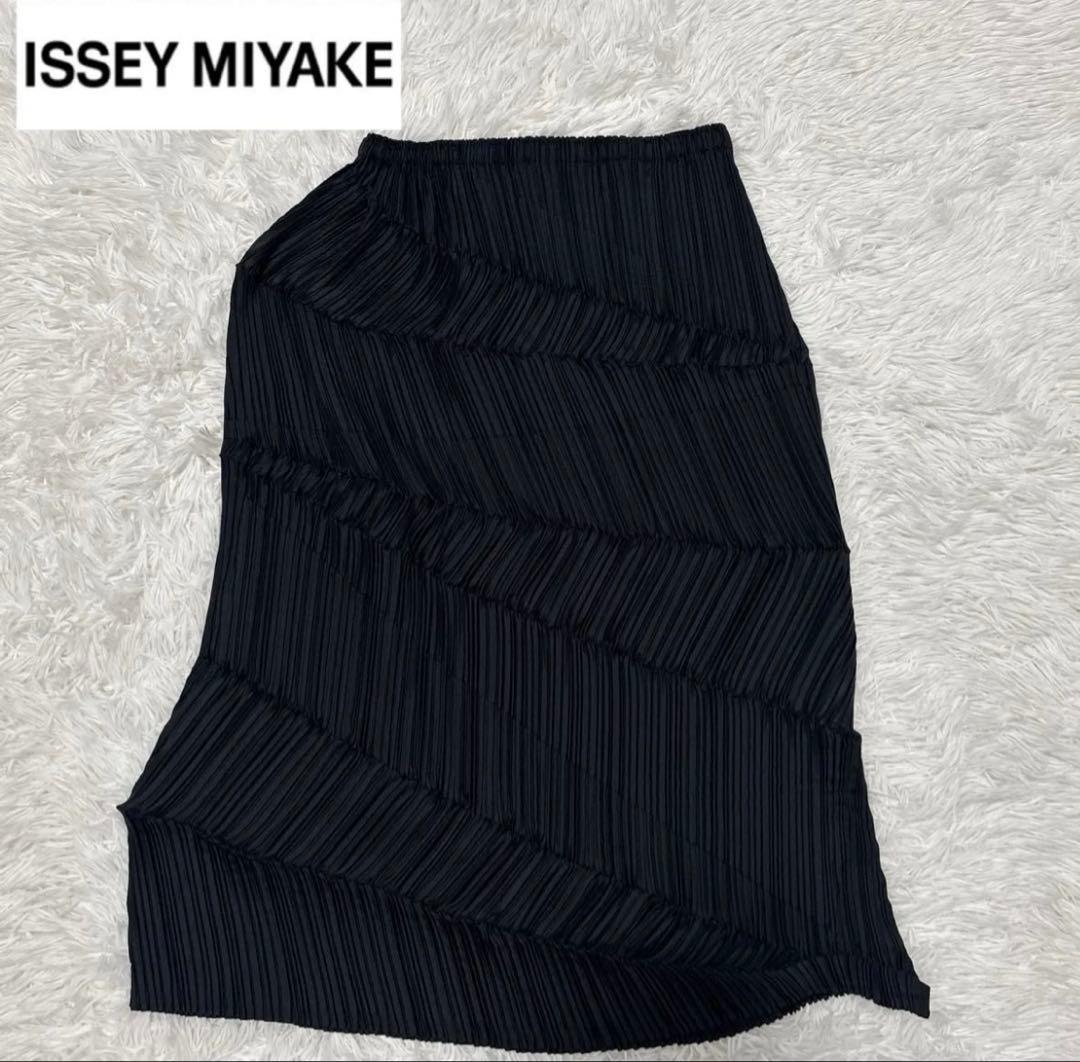 イッセイミヤケ　変形　ランダムプリーツスカート　ひざ丈　ブラック