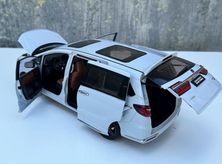 ミニカー 1/18 ホンダ オデッセイ ODYSSEY 2022 ホワイト