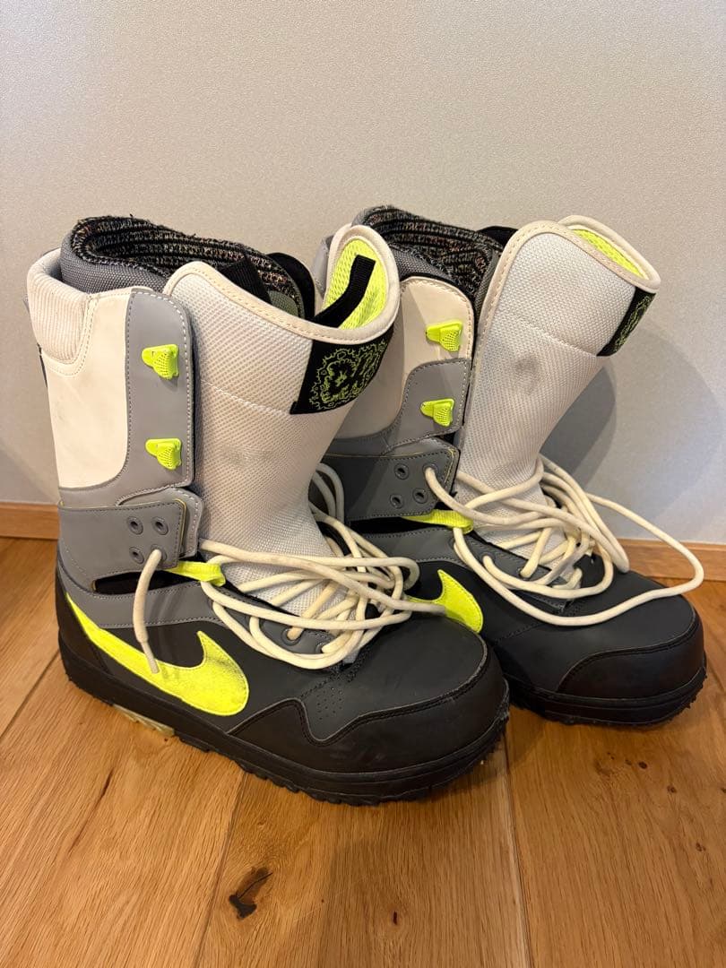 Nike スノーボードブーツ グラデーション/グレー/ホワイト/イエロー