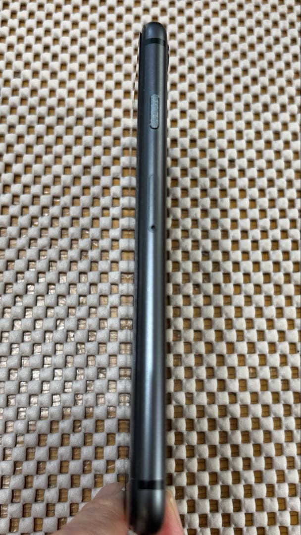 【中古】Apple iPhone8 64GB スペースグレイ