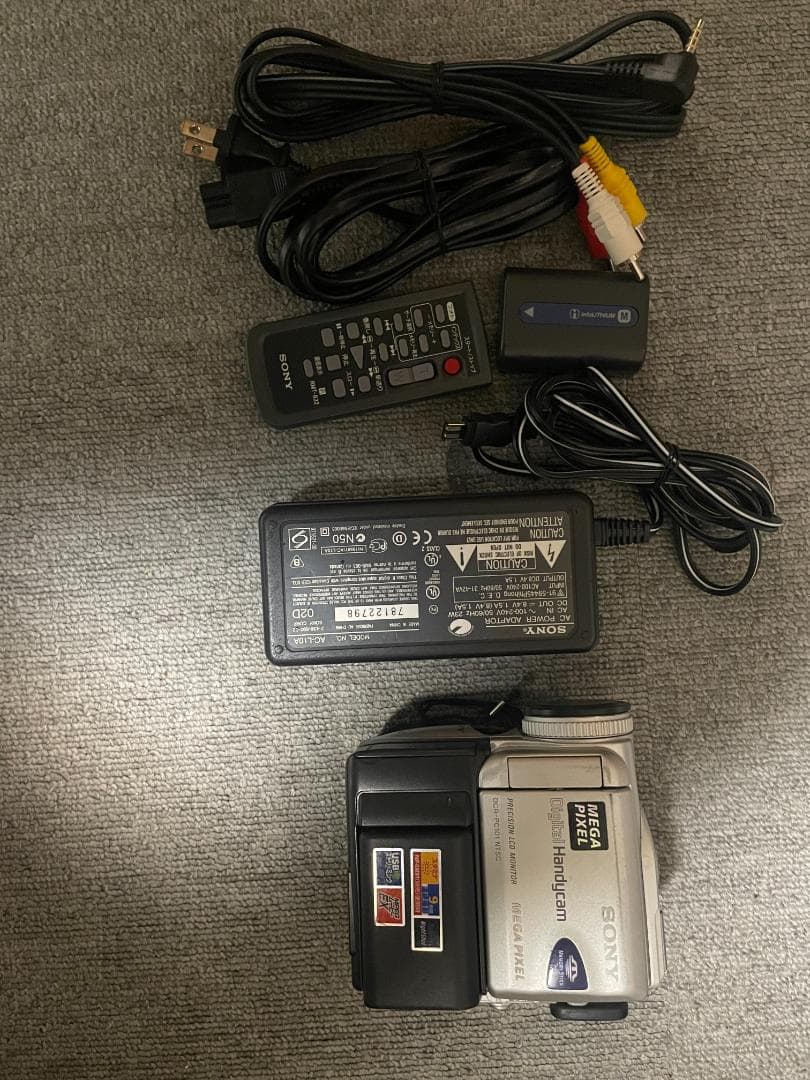 Sony ビデオカメラ 本体と付属品