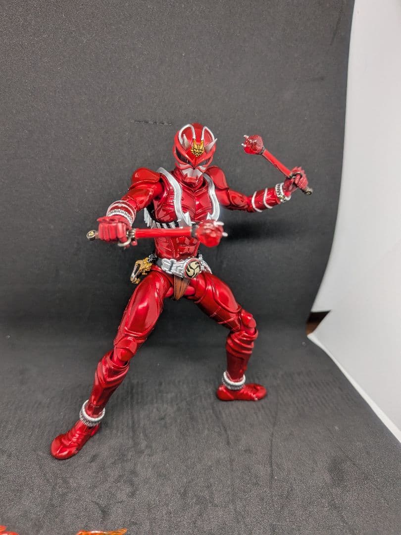 S.H.Figuarts 真骨彫製法 仮面ライダー響鬼 フィギュアーツ　紅セット