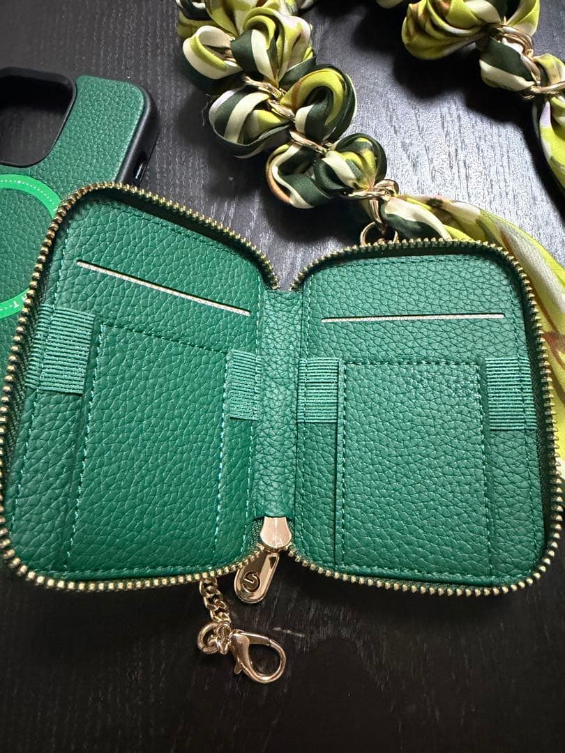 CUSTYPE iPhoneケースと小物入れセットiphone 14 pro