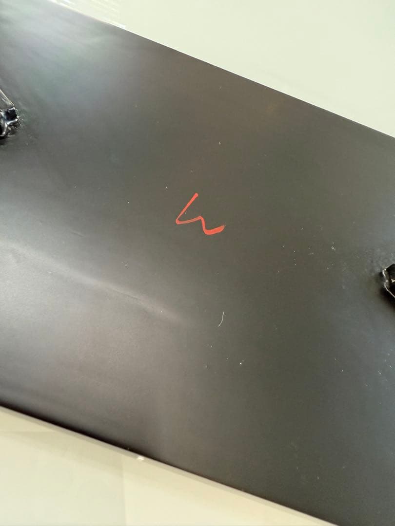 赤い漆器 盆 花と葉模様