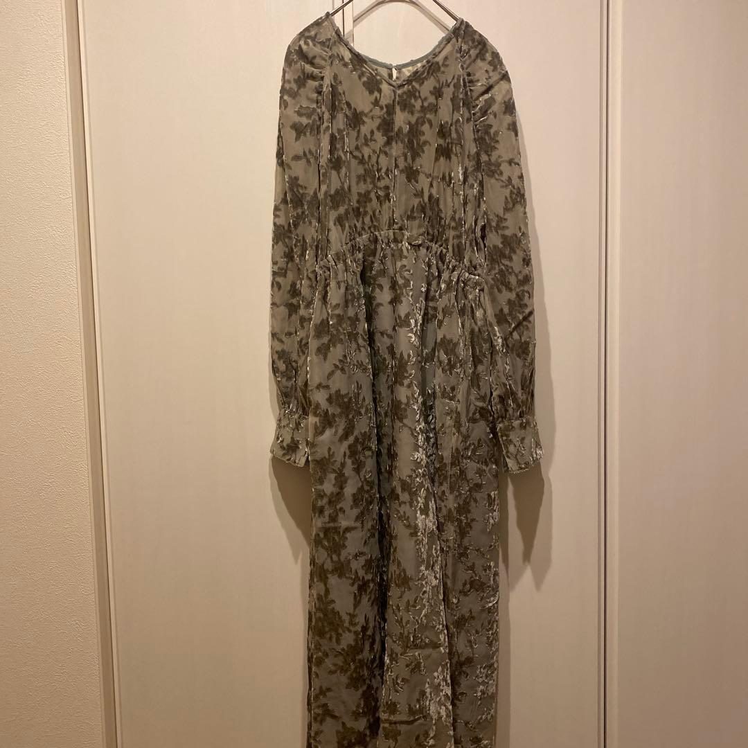 URBANRESEARCH ベロアジャガードVネックワンピース ライトカーキ