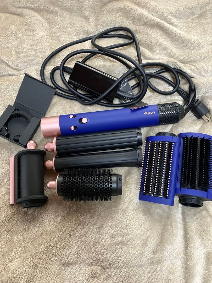 ダイソン　Airwrap マルチスタイラー Complete HS05⭐️