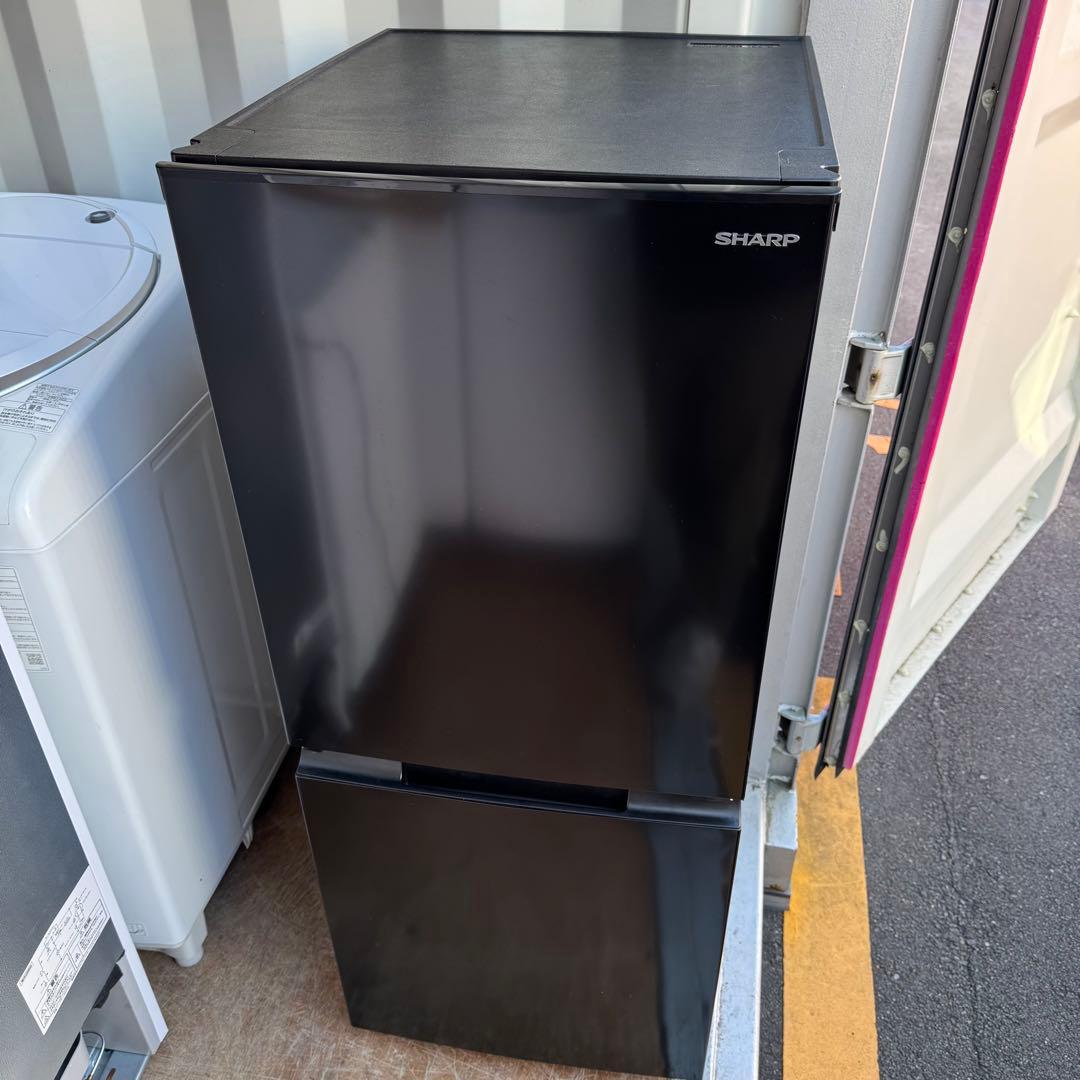C7111★2022年製美品★シャープ　冷蔵庫　ブラック　黒　右.左開き　洗濯機