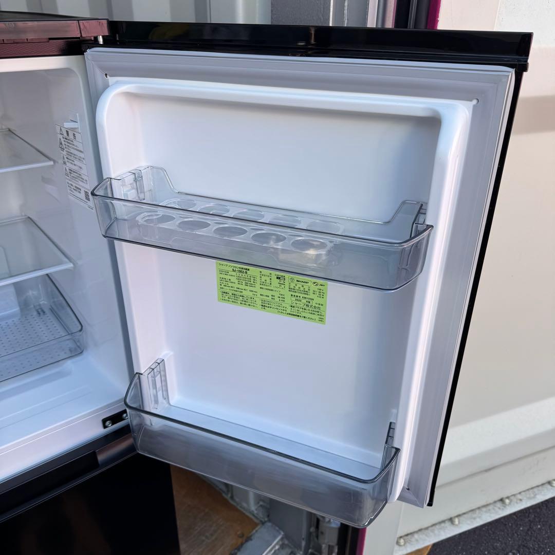 C7111★2022年製美品★シャープ　冷蔵庫　ブラック　黒　右.左開き　洗濯機