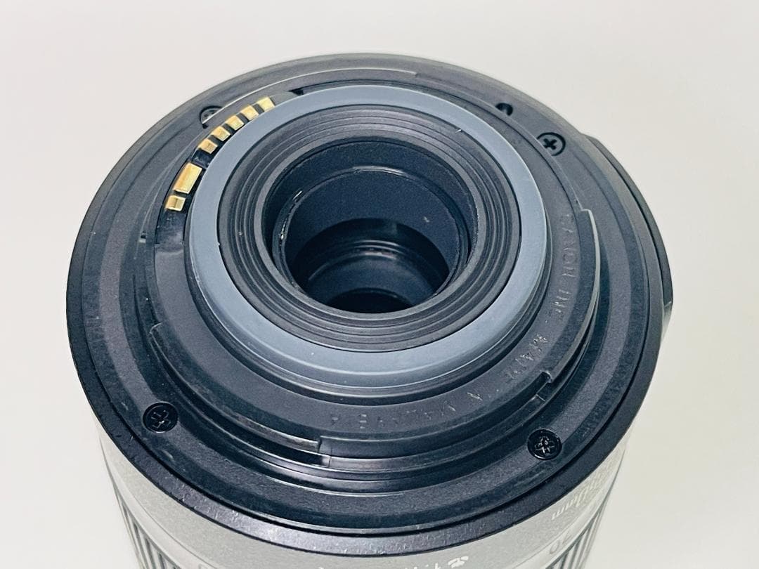 美品☘️ キャノン EF-S 55-250mm IS F4-5.6 望遠レンズ