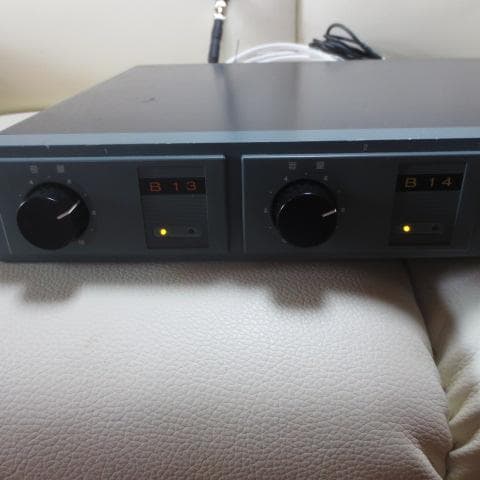 TOA WT-852 ダイバーシティワイヤレスチューナー 2チャンネル①【固定