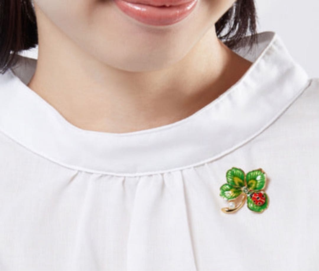 美品　VENDOME boutique クローバー テントウムシ ブローチ