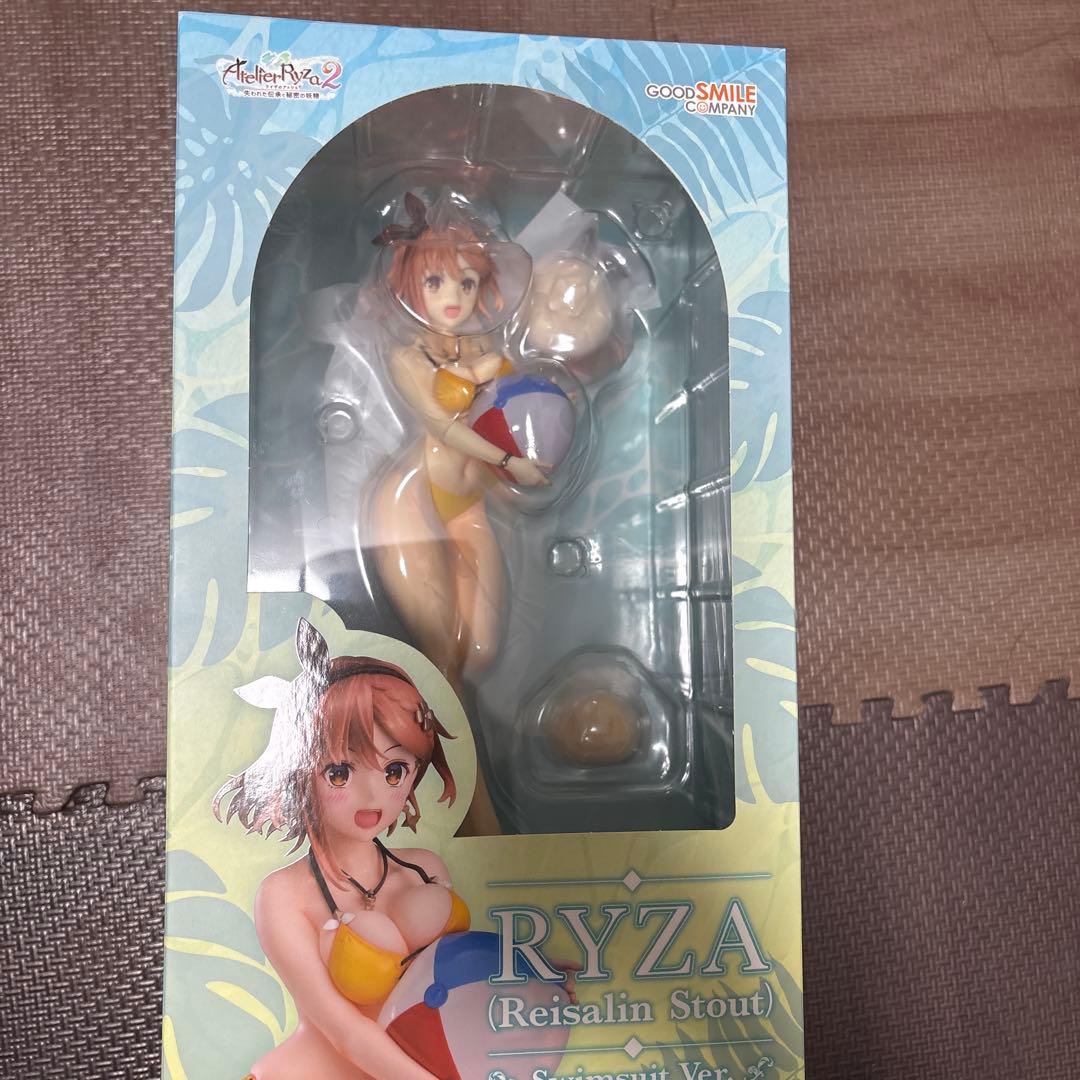 リザリン・スタウト 水着フィギュア