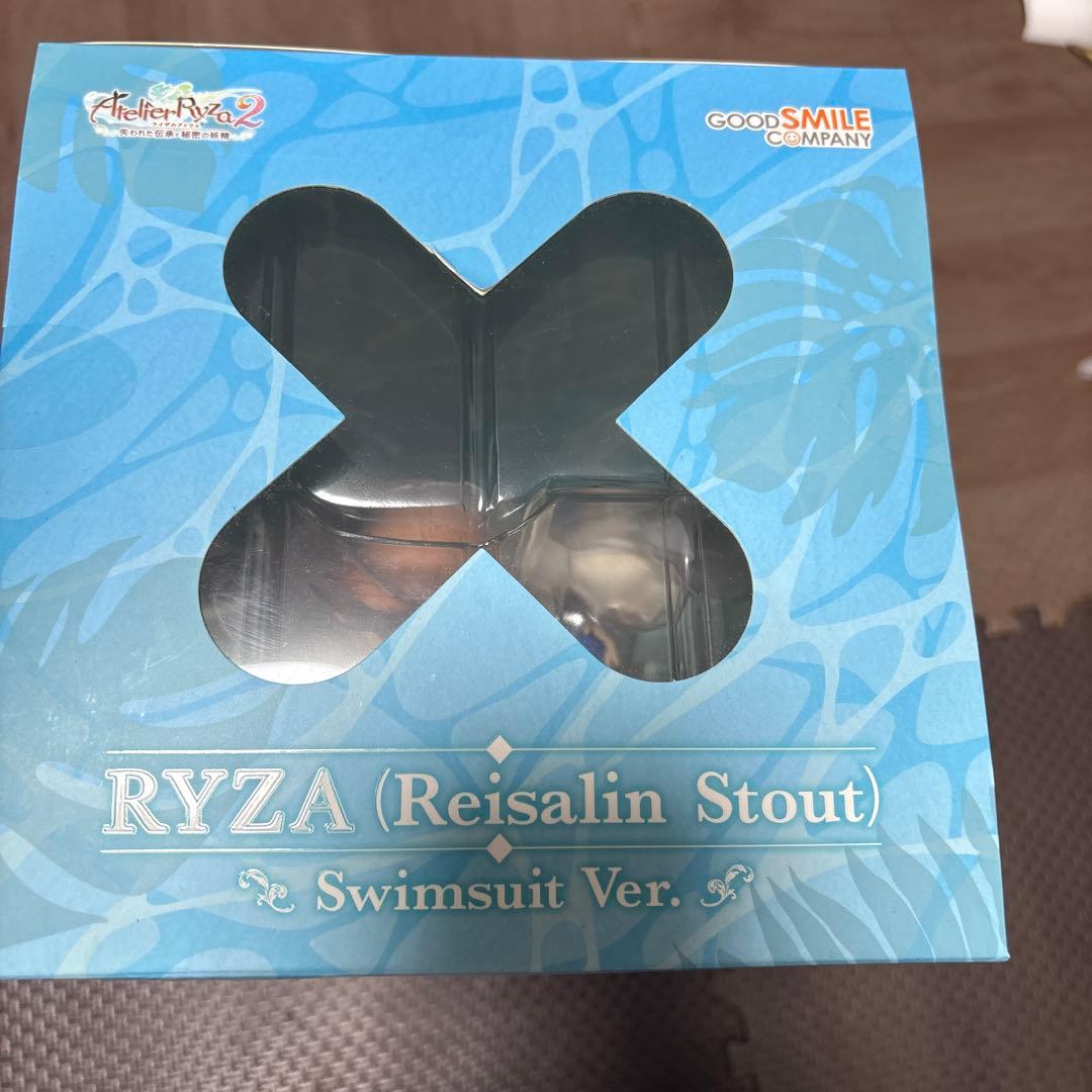 リザリン・スタウト 水着フィギュア