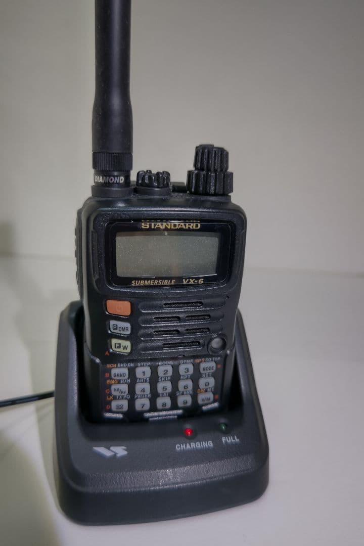 スタンダードアマチュア無線機 VX-6 ハンディ