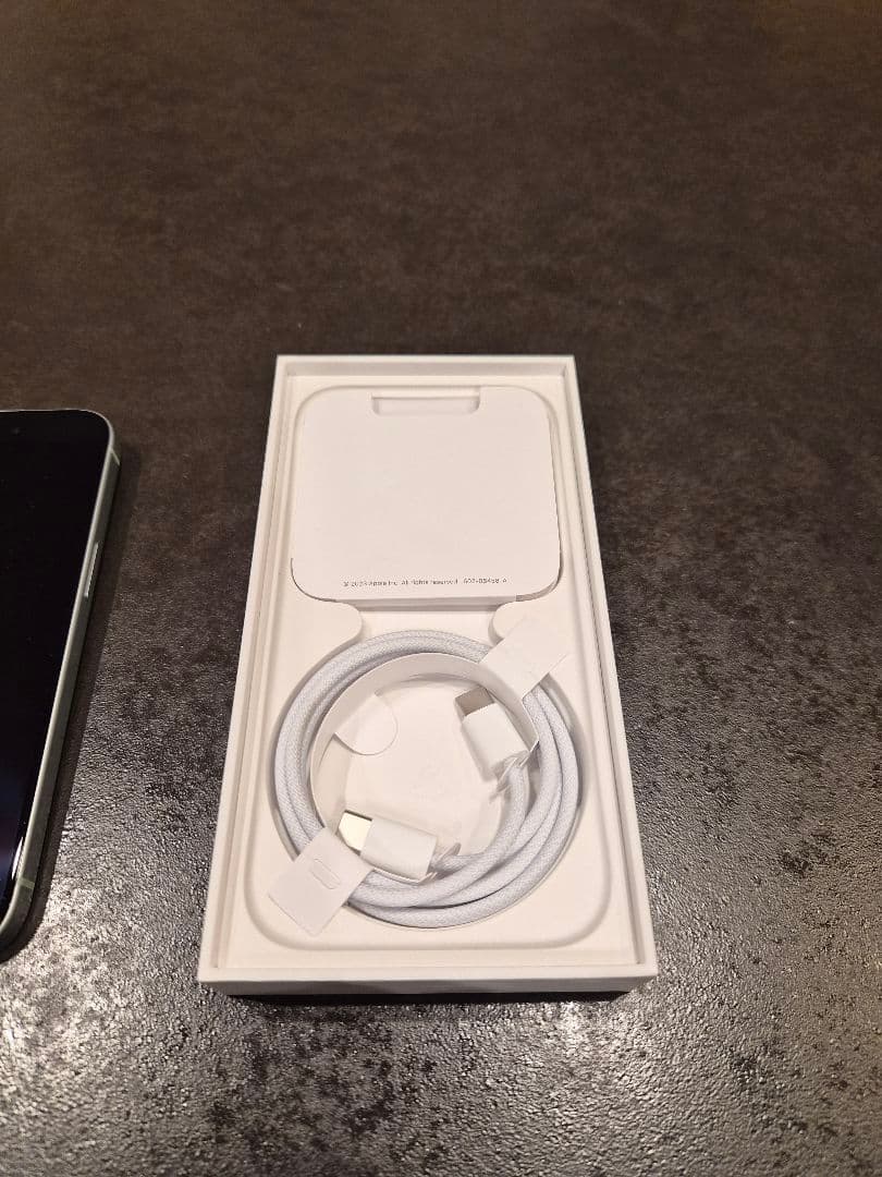 【美品】iPhone15 512GB SIMフリー MTMY3J/A グリーン