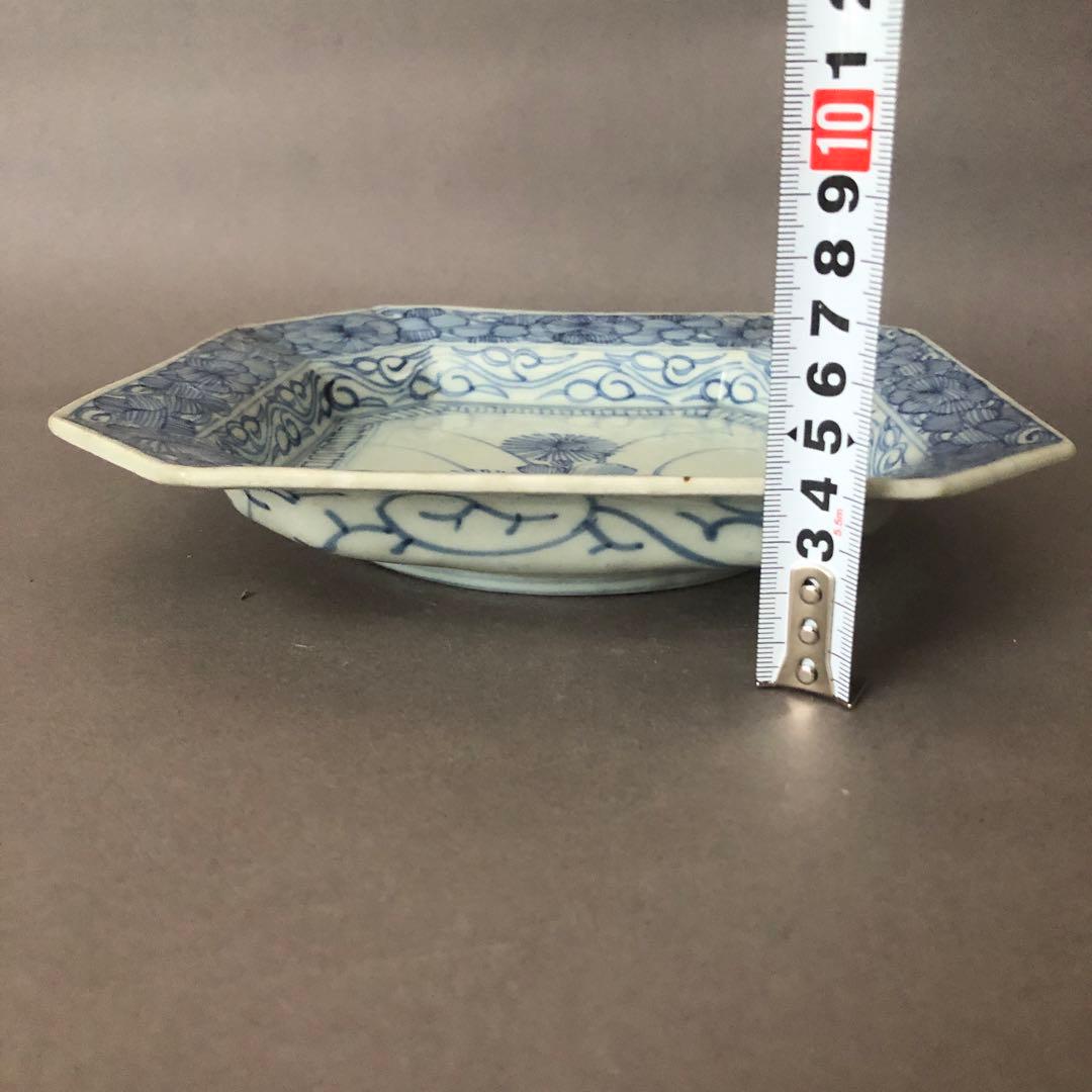 古伊万里　染付け窓絵　菊紋　草花柄縁　角皿