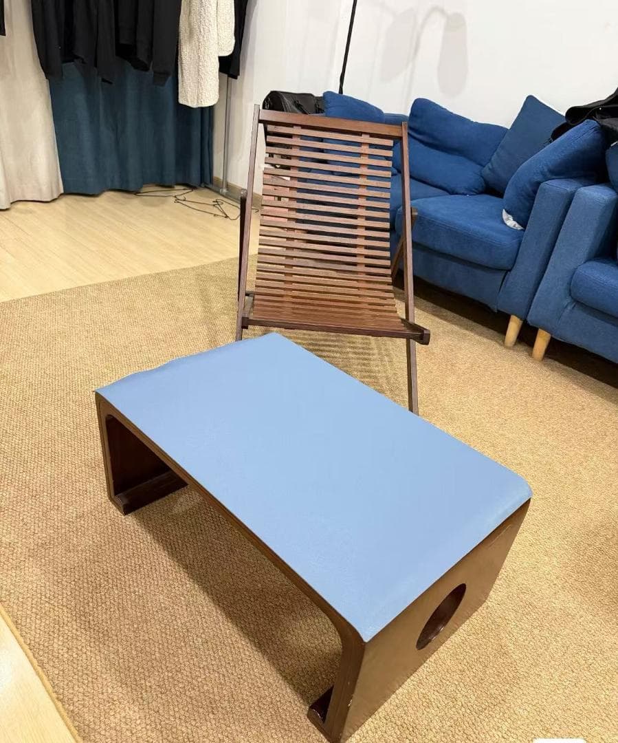 モダンな木製座卓 青色天板