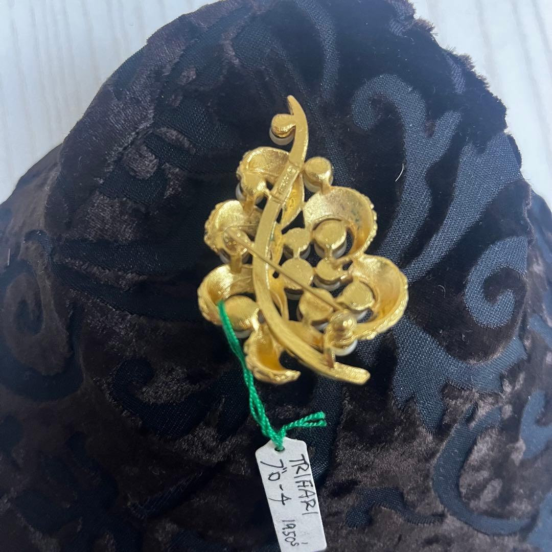 TRIFARI 1950年代 ゴールドトーン パール ブローチ