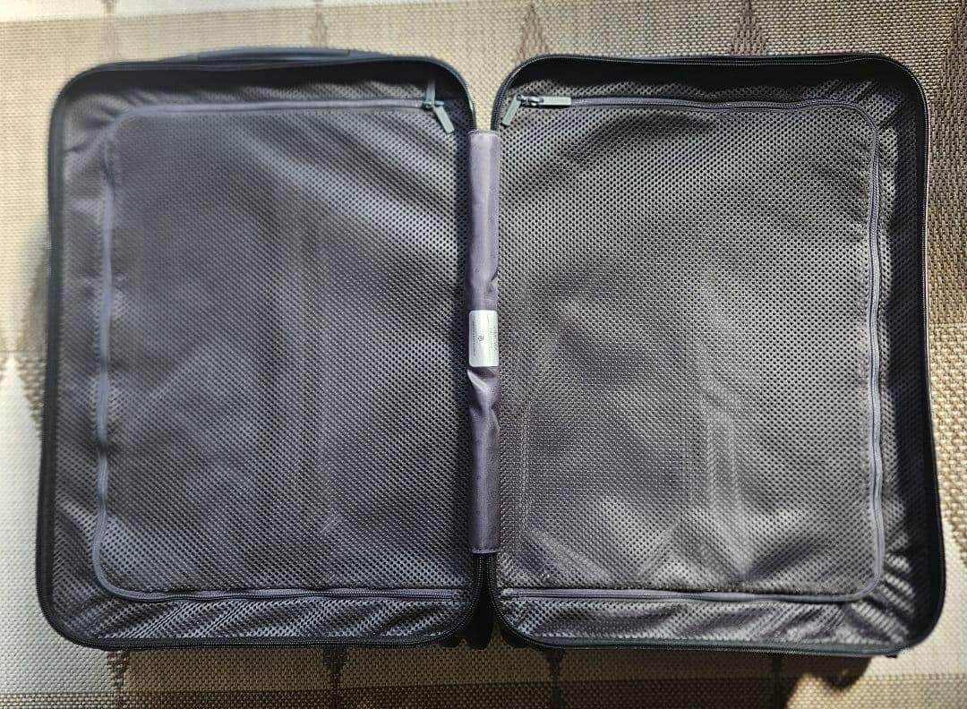 RIMOWA リモワ Essential Lite Cabin 37L ブルー