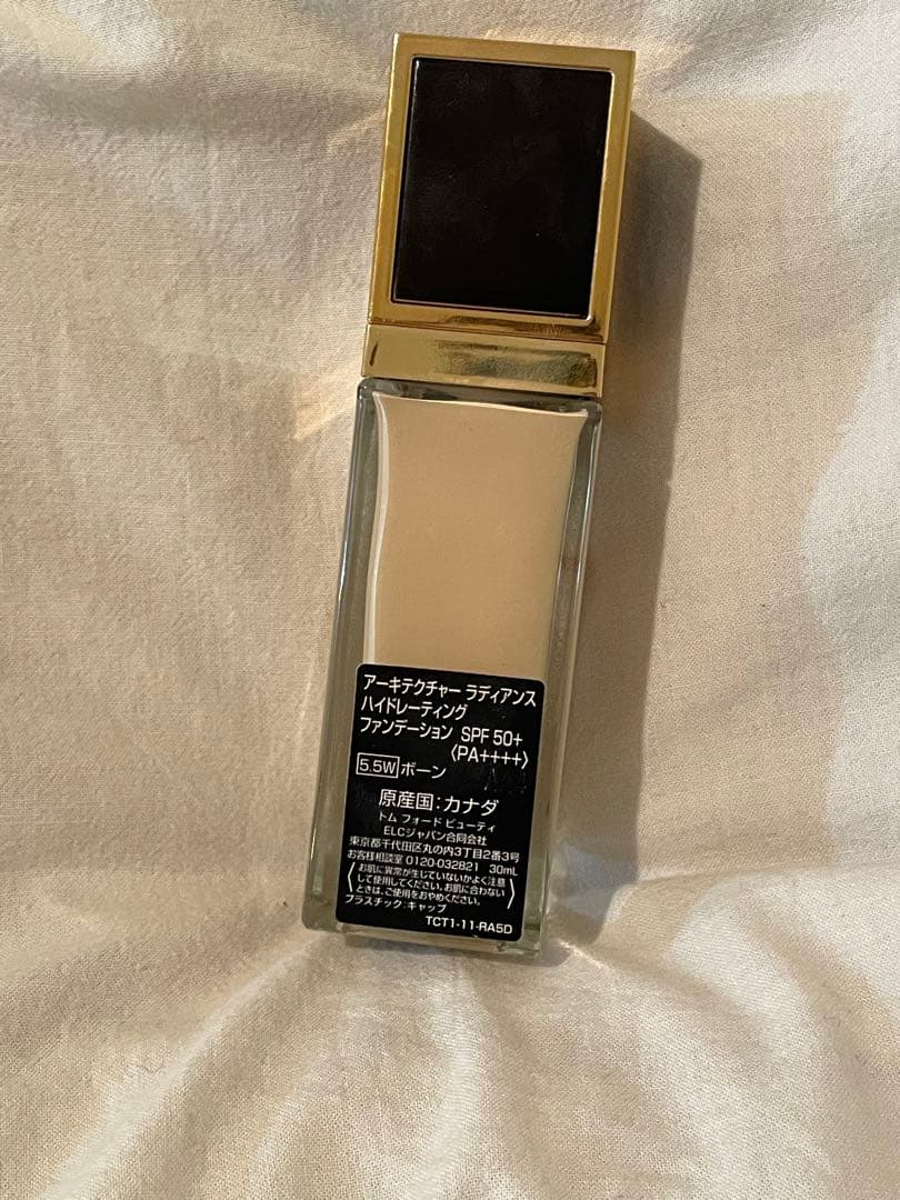 トムフォード　アーキテクチャー ラディアンス 　5.5W ボーン ファンデ