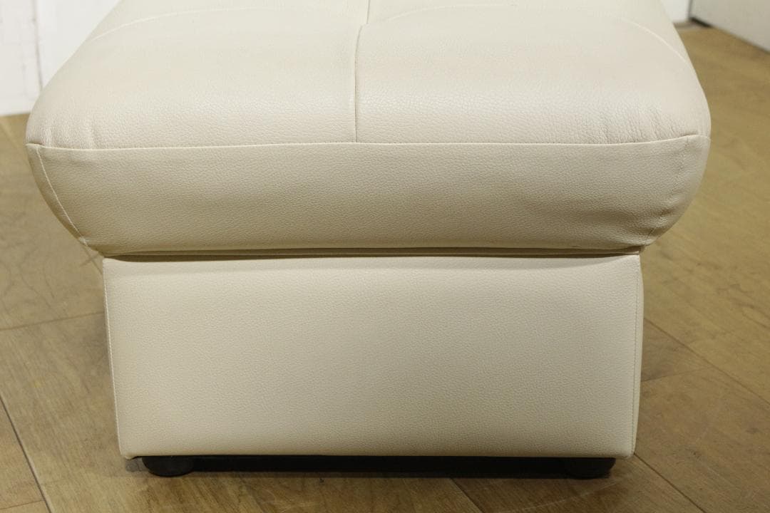 ラ*ー様 カリモク★CHITANO★オットマン★スツール★Z12126Z922★