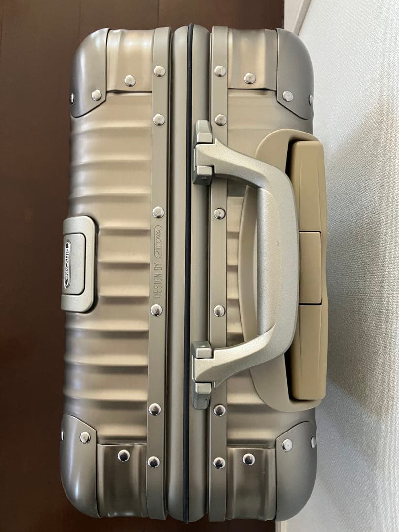 RIMOWA TOPAS TITANIUM　30L　4輪