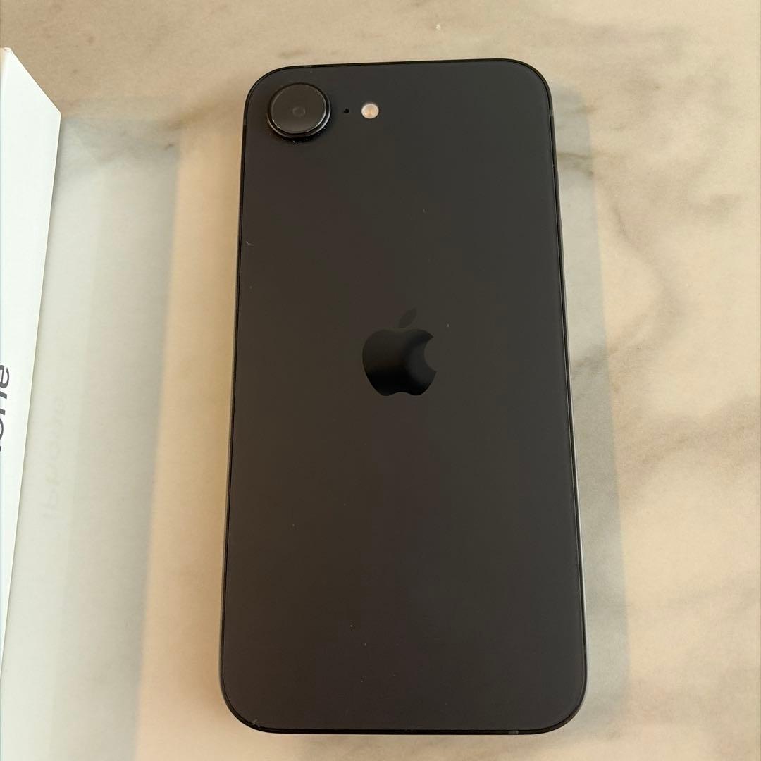 Apple iPhone 16e 128GB SIMフリー