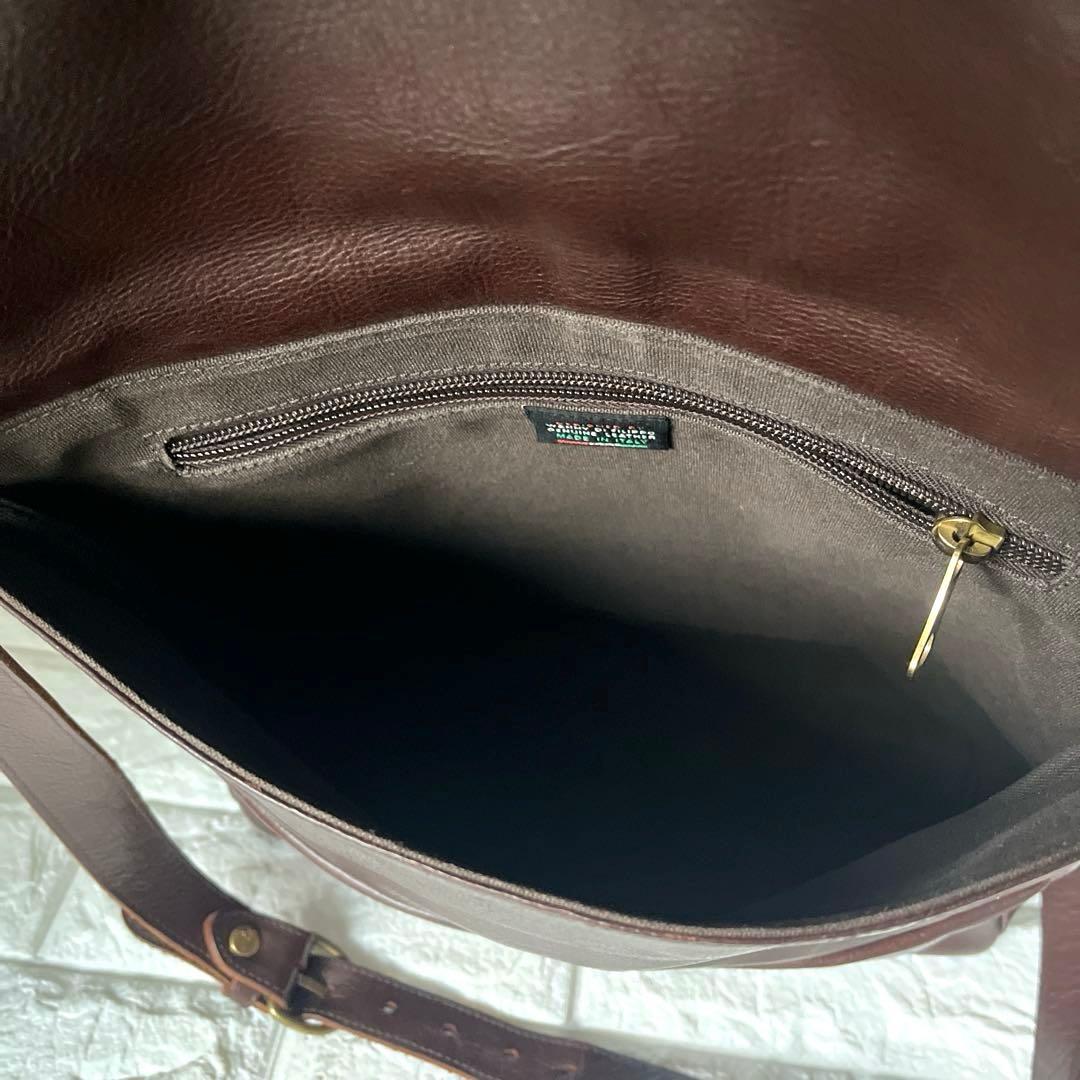 まーイルビゾンテ レザー フラップ ショルダーゴールド金具 ダークブラウン