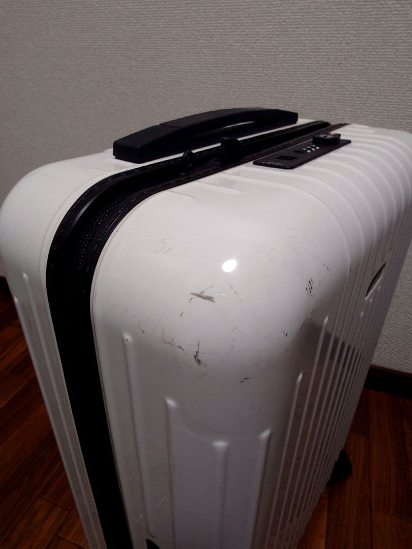 リモワ サルサ エアー 845.52 ホワイト 34L 4輪